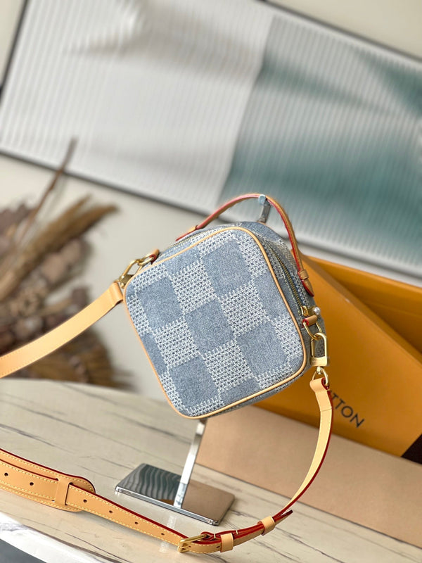 BORSA CHESS MESSENGER 24 IN DENIM A QUADRI BLU COLUMBIA 3D