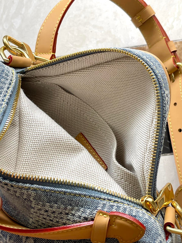 BORSA CHESS MESSENGER 24 IN DENIM A QUADRI BLU COLUMBIA 3D