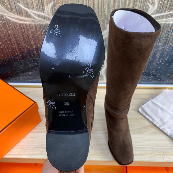 Stivale HM Justine in pelle scamosciata color cioccolato 987480