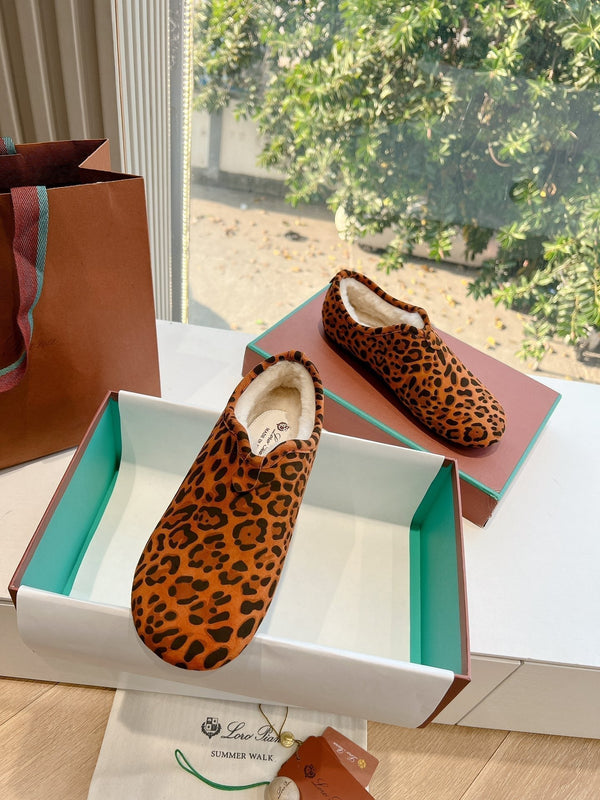 LP Cocooning Floaty Flat Orange Black Leopard Print Wool Fleece Lining And Suede 992982