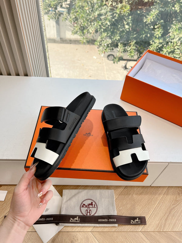 CHYPRE SANDAL IN BLACK MIX WHITE CALFSKIN