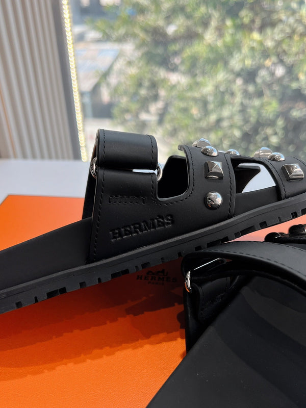 HM Chypre Sandal Black Calfskin mix Studs 202820