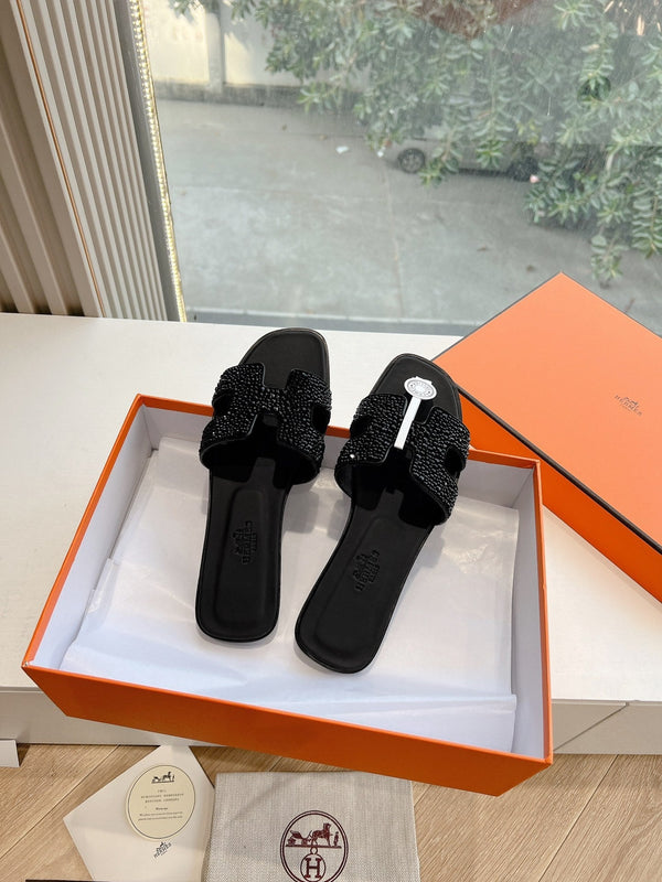 OASIS SLIDE IN BLACK CALFSKIN WITH CRYSTALS