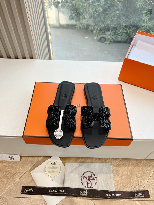 HM 25 Oran Sandal Black Calfskin Rhinestone
