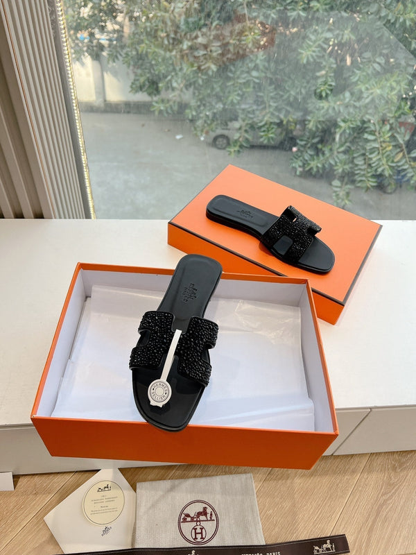 OASIS SLIDE IN BLACK CALFSKIN WITH CRYSTALS