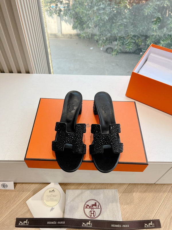 SANDALO OASIS IN CAMOSCIO NERO CON CRISTALLI