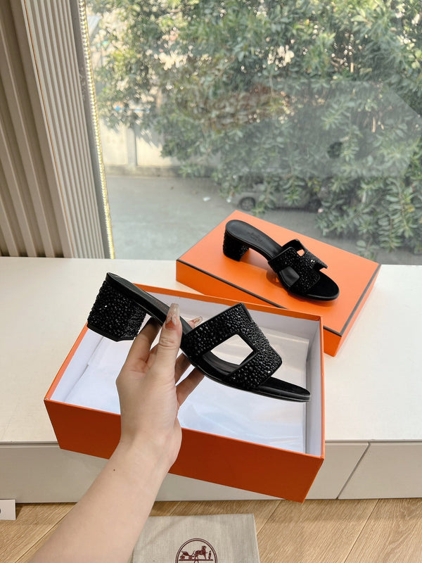 SANDALO OASIS IN CAMOSCIO NERO CON CRISTALLI