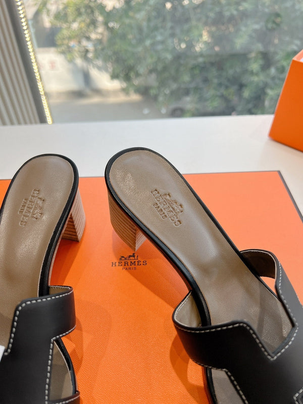 OASIS SANDAL IN BLACK CALFSKIN