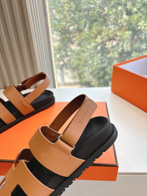 Sandalo HM 25 Genius in pelle di vitello nera dorata