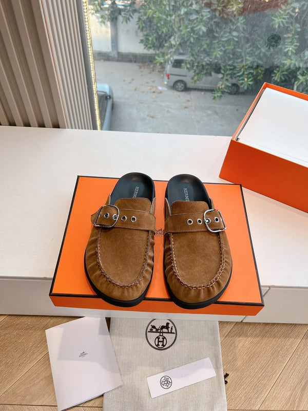 HM 25 Key Mule in pelle scamosciata dorata