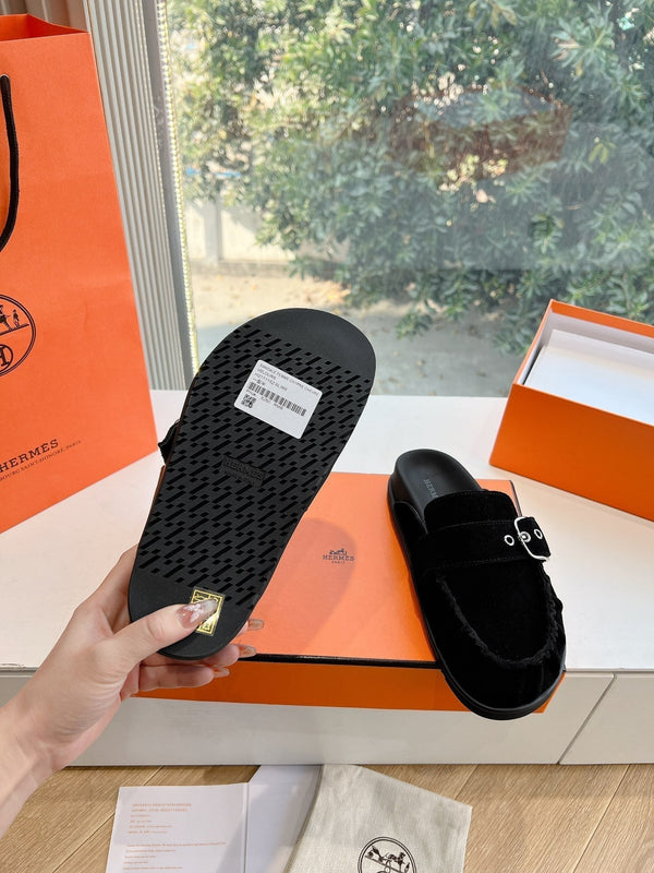 HM 25 Key Mule in pelle scamosciata nera