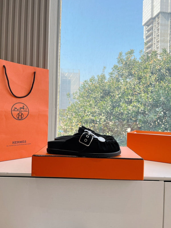 HM 25 Key Mule in pelle scamosciata nera