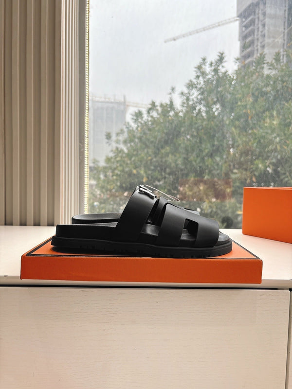 HM 25 Chypre Sandal Black Calfskin Silver H