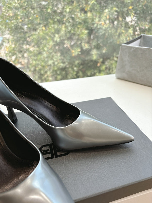 HIGH PUMPS IN RHINO GRAY PATENT CALFSKIN