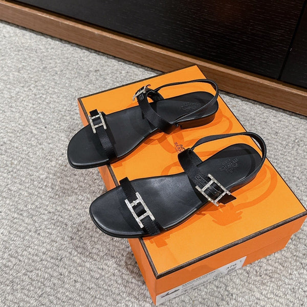 Sandalo romano da donna in pelle di vitello nera