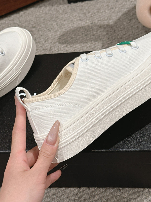 LACE-UP SNEAKERS IN WHITE CANVAS