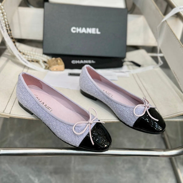 ballerina in tweed viola chiaro in pelle di vitello verniciata nera