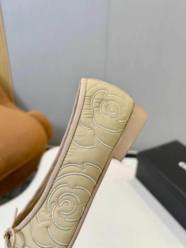 CC 25ss Métiers d’art Ballet Flats 10mm Black Beige Fabric Grosgrain 417040