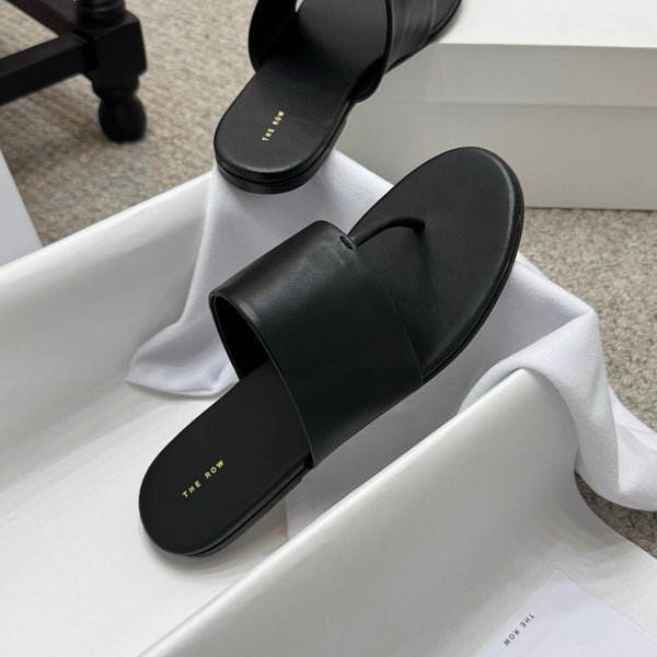 Signum Flat Sandal in Black Calfskin 290731