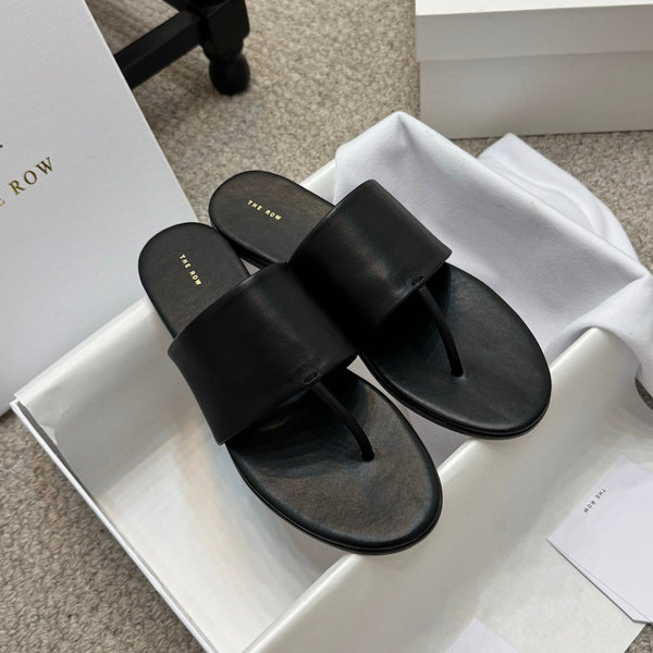 Signum Flat Sandal in Black Calfskin 290731