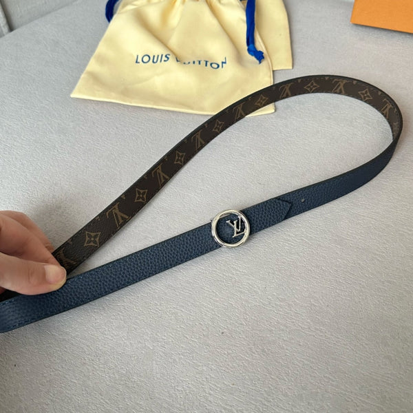 Cintura reversibile LV Circle 20mm con fibbia argentata, pelle blu navy e marrone