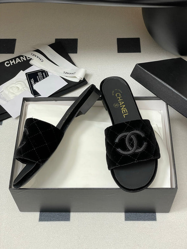 25S Embroidery Double C Mule 15mm Black Velvet 247580