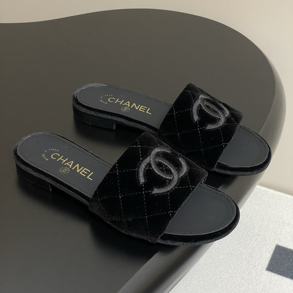 25S Embroidery Double C Mule 15mm Black Velvet 247580