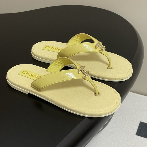 CC 25P Double C 1 Motif Thongs Sandal Yellow Sheepskin 247699