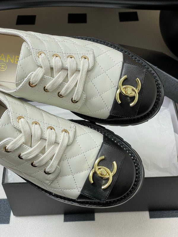 25K Double C Buckle Thick-Soled 25mm Loafer White Black Lambskin 247710