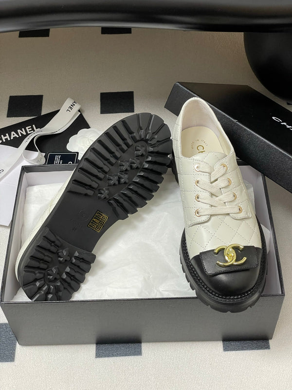 25K Double C Buckle Thick-Soled 25mm Loafer White Black Lambskin 247710