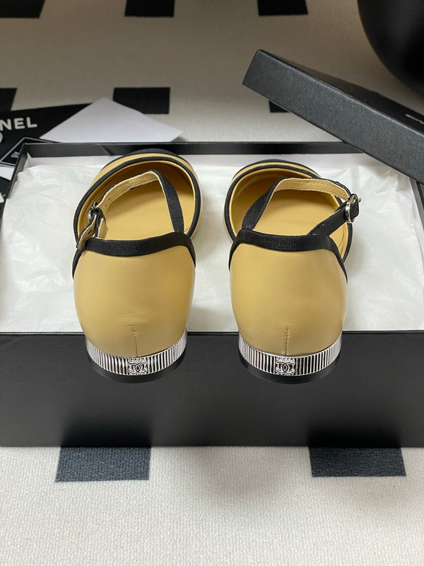 CC 25P Small Hollow Mary Jane Beige Sheepskin Black Grosgrain 247724