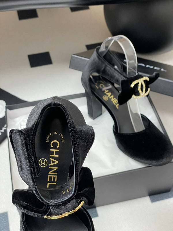 CC 25S Double C Rhinestone Buckle Bow High Heel Pump 85 Black Velvet 247570