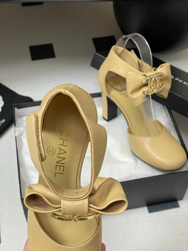 CC 25S Double C Rhinestone Buckle Bow High Heel Pump 85 Beige Sheepskin 247571