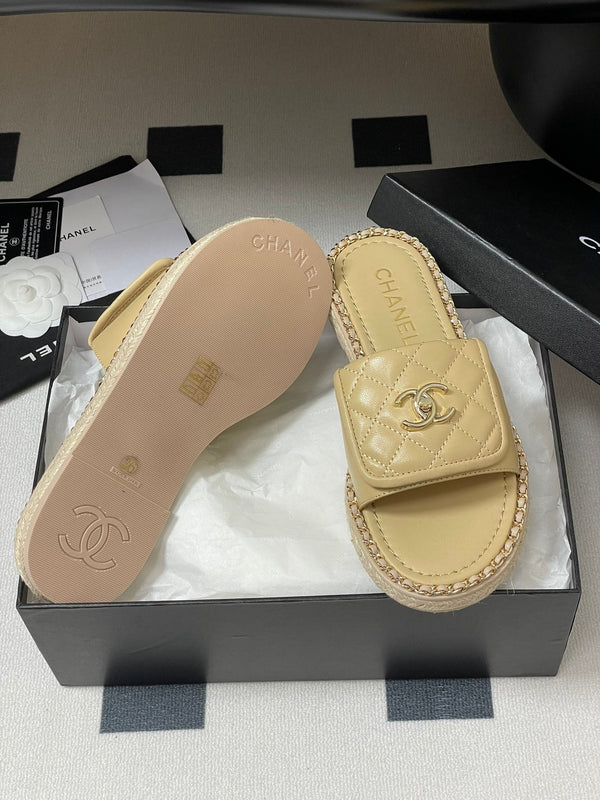 CC 25S Chain Ring Edge Buckle Bag Mule Sandal Beige Sheepskin 247586