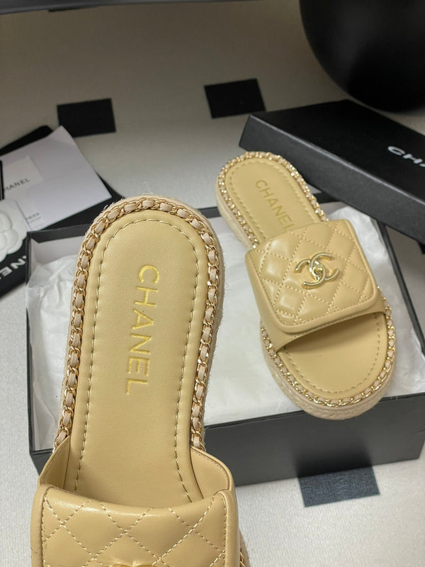 CC 25S Chain Ring Edge Buckle Bag Mule Sandal Beige Sheepskin 247586