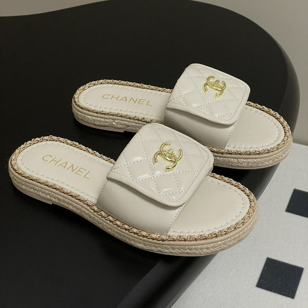 CC 25S Chain Ring Edge Buckle Bag Mule Sandal White Sheepskin 247587