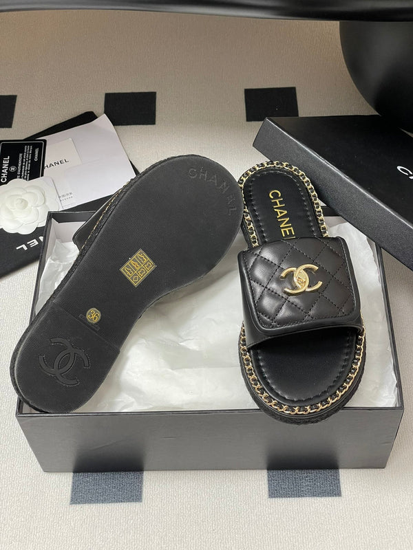 CC 25S Chain Ring Edge Buckle Bag Mule Sandal Black Sheepskin 247588