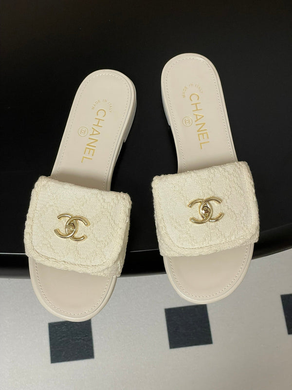 CC 25S Buckle Bag Mule White Fabric and Sheepskin 247598