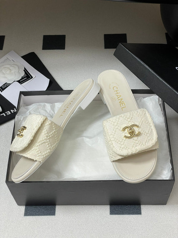 CC 25S Buckle Bag Mule White Fabric and Sheepskin 247598