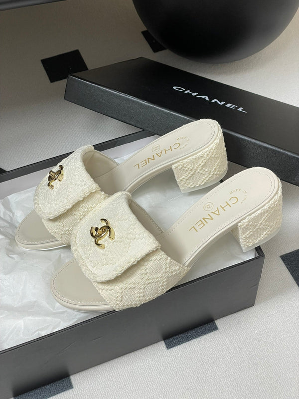 CC 25S Buckle Bag Mule Sandal 50mm White Fabric and Sheepskin 247601