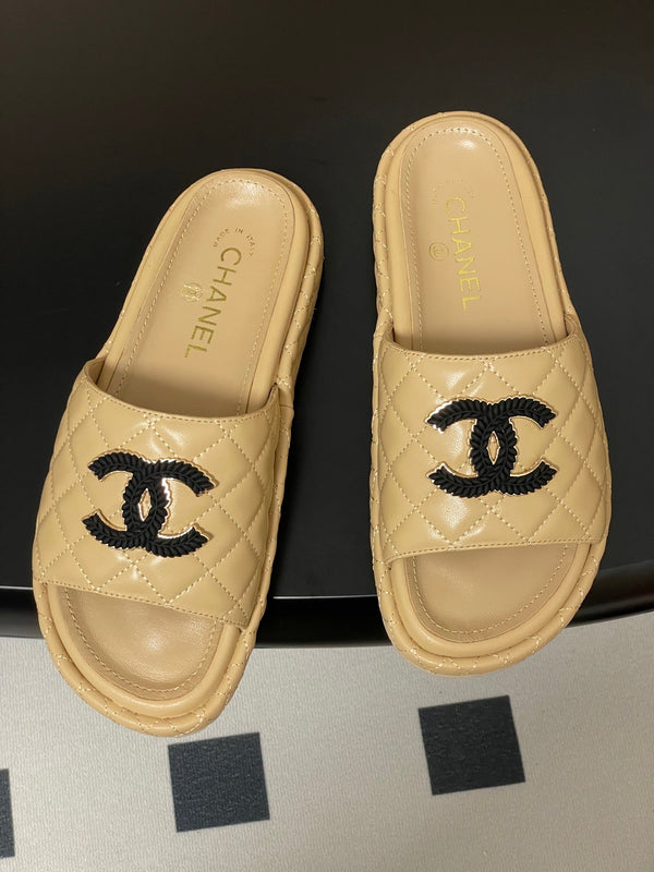 CC 25SS Double C Buckle Thick-soled Mule Sandals Beige Lambskin 319709