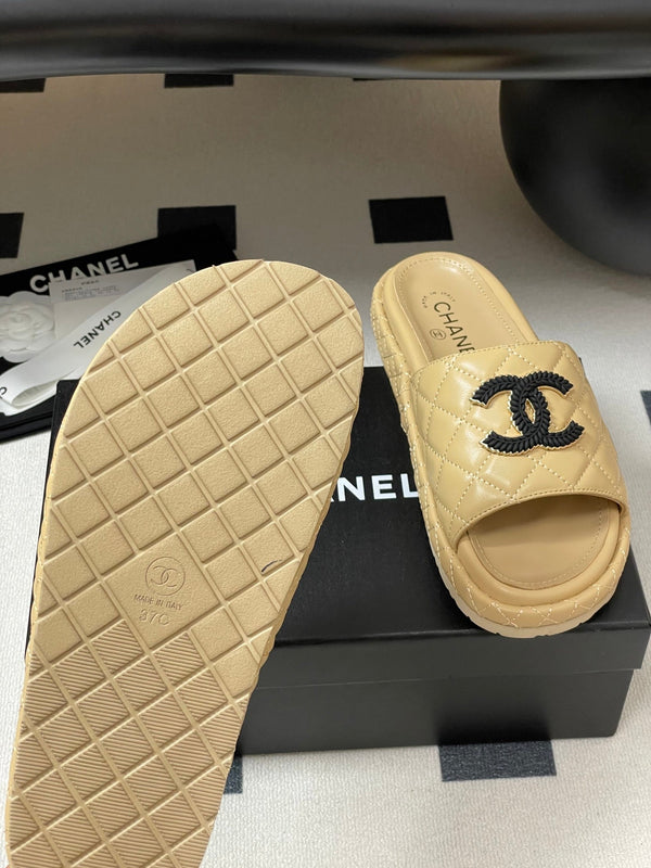 CC 25SS Double C Buckle Thick-soled Mule Sandals Beige Lambskin 319709