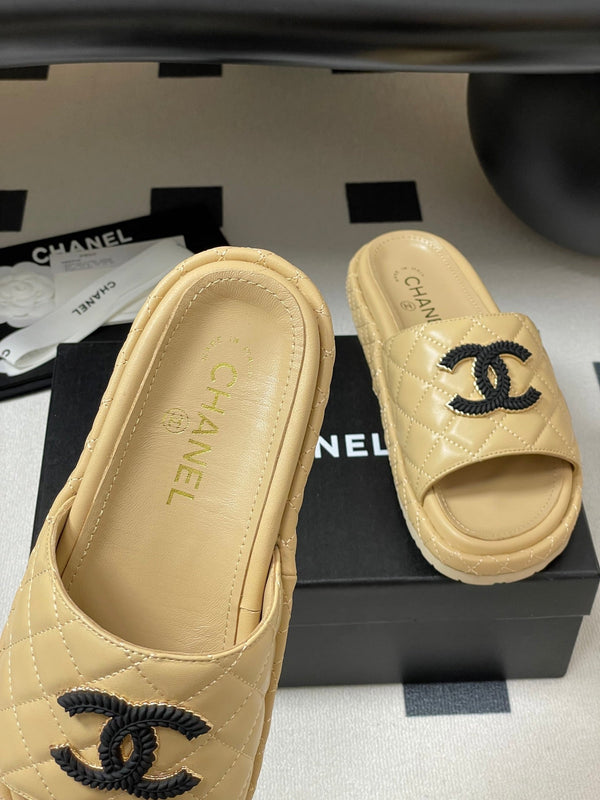 CC 25SS Double C Buckle Thick-soled Mule Sandals Beige Lambskin 319709