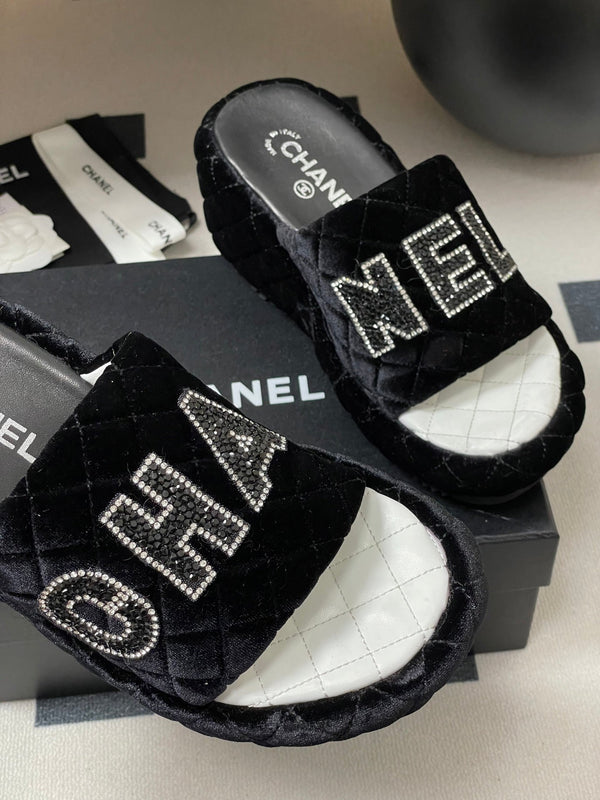 CC 25 Platform Slippers Black Velvet Sheepskin 334240