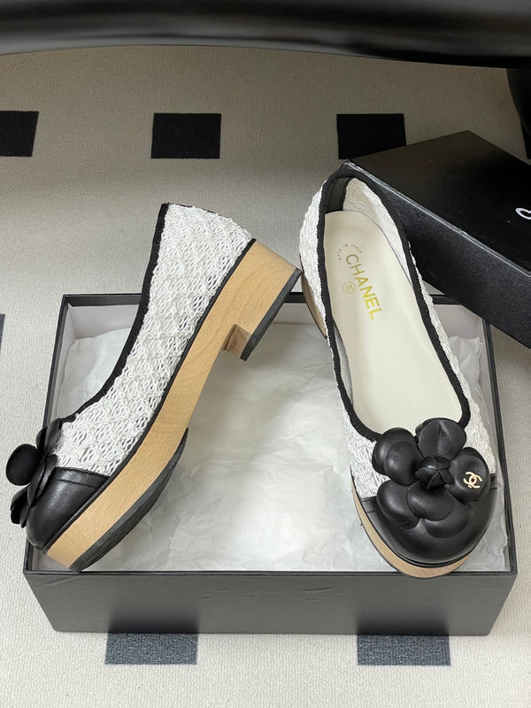 CC 25A Camelia Thick-Soled Shoe 40mm White Lace Mix Black Sheepskin 393958