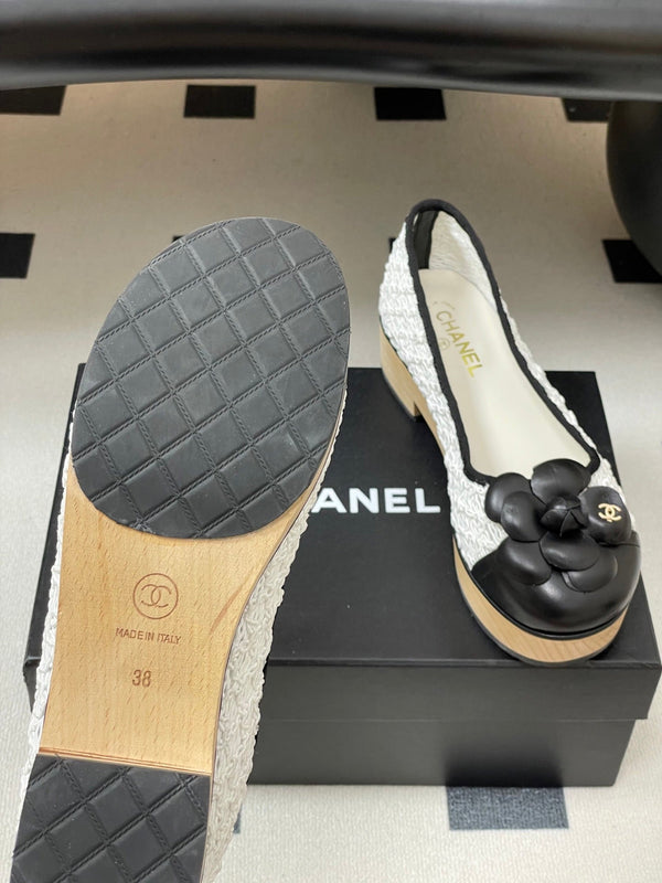 CC 25A Camelia Thick-Soled Shoe 40mm White Lace Mix Black Sheepskin 393958