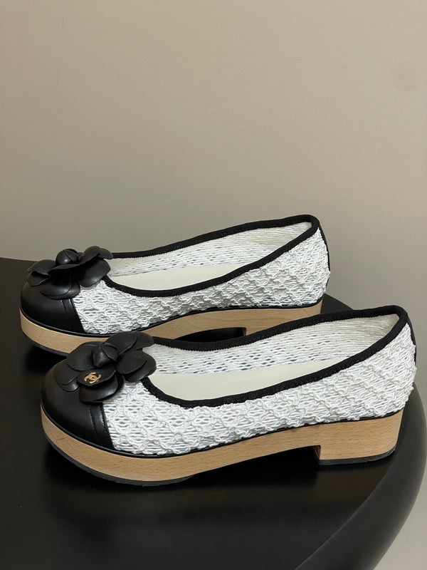 CC 25A Camelia Thick-Soled Shoe 40mm White Lace Mix Black Sheepskin 393958