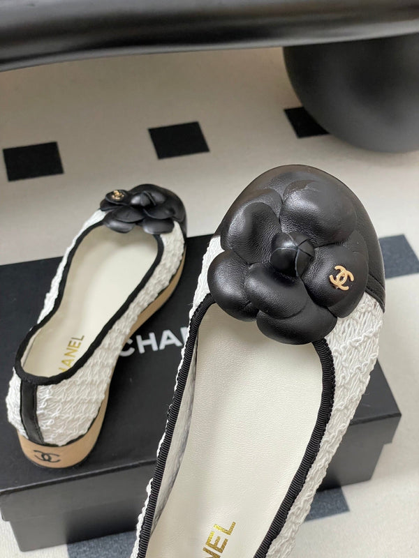 CC 25A Camelia Thick-Soled Shoe 40mm White Lace Mix Black Sheepskin 393958