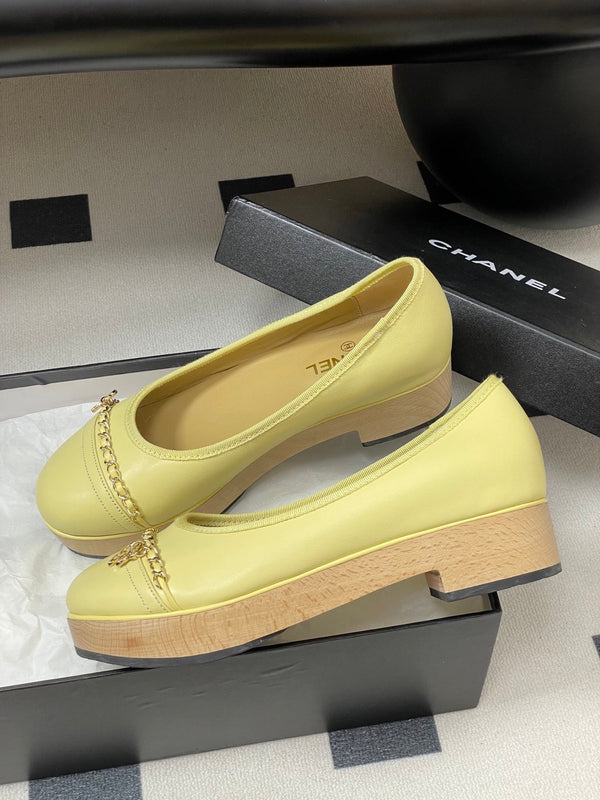 CC 25A Chain CC Thick-Soled Shoe 40mm Pastel Yellow Sheepskin 393952