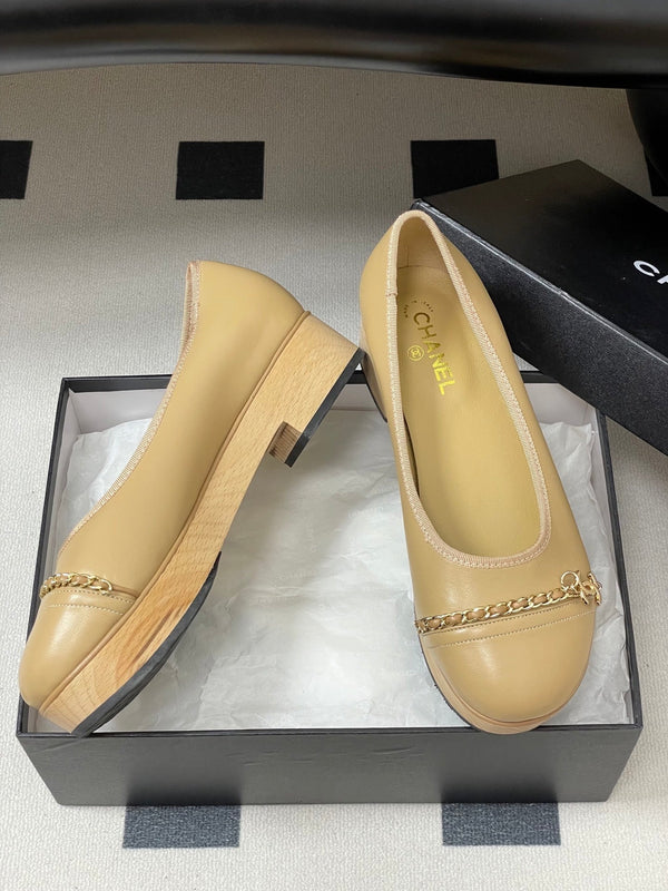 CC 25A Chain CC Thick-Soled Shoe 40mm Beige Sheepskin 393954